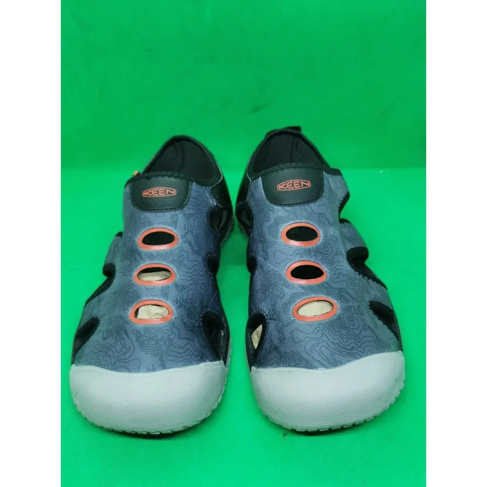 KEEN Stingray Closed Toe Sandals Black/Safety Orange Youth/ Men's Size 6